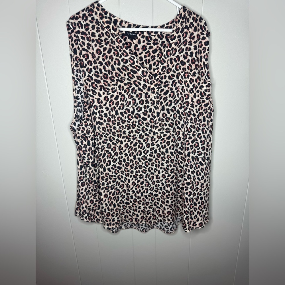 Torrid Leopard Sleeveless Women’s Tunic Size 4